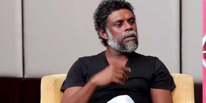 ‘മതരാഷ്ട്രീയ ഉടായിപ്പ് വിപ്ലവം നിർത്തി പോകൂ’ ; പി.വി അൻവറിനെതിരെ നടൻ വിനായകൻ ‘മതരാഷ്ട്രീയ ഉടായിപ്പ് വിപ്ലവം നിർത്തി പോകൂ’ ; പി.വി അൻവറിനെതിരെ നടൻ വിനായകൻ