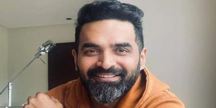 ആരും ആരെയും ചതിച്ചിട്ടില്ല: വിമര്ശനങ്ങള്ക്ക് മറുപടിയുമായി ഗോപിസുന്ദര് ആരും ആരെയും ചതിച്ചിട്ടില്ല: വിമര്ശനങ്ങള്ക്ക് മറുപടിയുമായി ഗോപിസുന്ദര്
