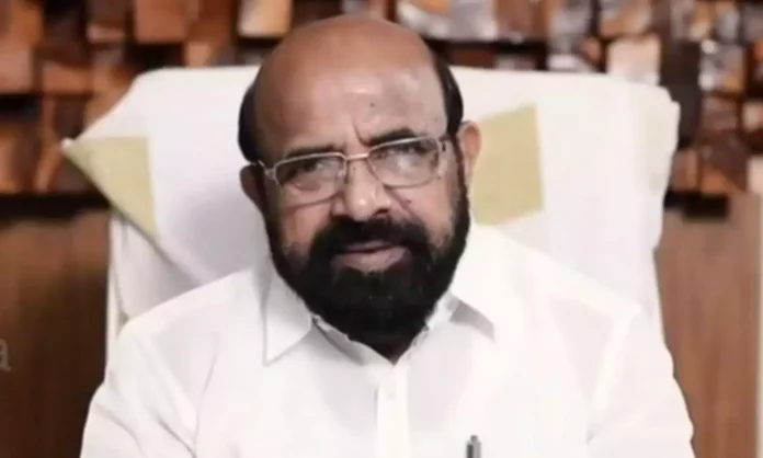ഇ.ഡി പരിശോധനകൾക്കിടെ കണ്ടല ബാങ്ക് മുൻ പ്രസിഡന്റ് ഭാസുരാംഗന് ദേഹാസ്വാസ്ഥ്യം ഇ.ഡി പരിശോധനകൾക്കിടെ കണ്ടല ബാങ്ക് മുൻ പ്രസിഡന്റ് ഭാസുരാംഗന് ദേഹാസ്വാസ്ഥ്യം