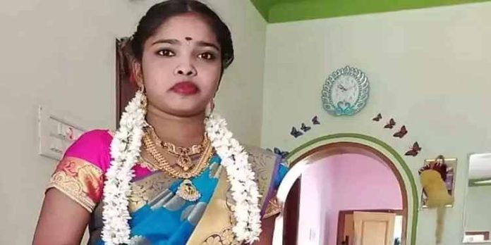 പൊട്ടിവീണ വൈദ്യുത ലൈനിൽനിന്ന് ഷോക്കേറ്റ് അമ്മയും ഒമ്പത് മാസം പ്രായമുള്ള കുഞ്ഞും മരിച്ചു പൊട്ടിവീണ വൈദ്യുത ലൈനിൽനിന്ന് ഷോക്കേറ്റ് അമ്മയും ഒമ്പത് മാസം പ്രായമുള്ള കുഞ്ഞും മരിച്ചു