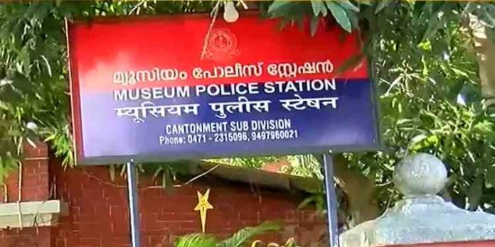 വ്യാജ തിരിച്ചറിയൽ കാർഡ് കേസ്; പോലീസിനെ വെട്ടിലാക്കിയത് യൂത്ത് കോൺഗ്രസിന്റെ നിസ്സഹകരണം വ്യാജ തിരിച്ചറിയൽ കാർഡ് കേസ്; പോലീസിനെ വെട്ടിലാക്കിയത് യൂത്ത് കോൺഗ്രസിന്റെ നിസ്സഹകരണം