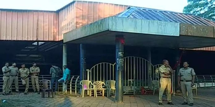 കുസാറ്റിൽ അപകടമുണ്ടായ സംഗീതനിശക്ക് സുരക്ഷയൊരുക്കണമെന്ന പ്രിൻസിപ്പലിന്റെ അപേക്ഷ റജിസ്ട്രാർ അവഗണിച്ചു കുസാറ്റിൽ അപകടമുണ്ടായ സംഗീതനിശക്ക് സുരക്ഷയൊരുക്കണമെന്ന പ്രിൻസിപ്പലിന്റെ അപേക്ഷ റജിസ്ട്രാർ അവഗണിച്ചു