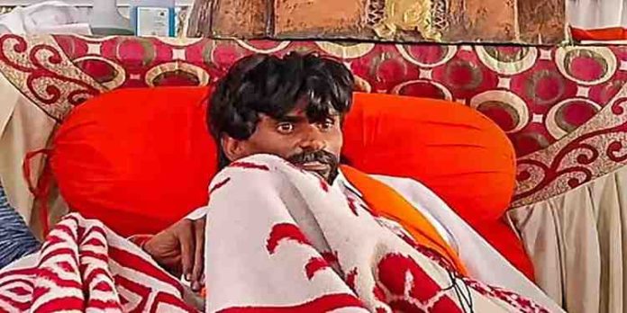 മറാത്ത സംവരണം: ജരാൻഗെ പാട്ടീൽ ഉപവാസ സമരം പിൻവലിച്ചു മറാത്ത സംവരണം: ജരാൻഗെ പാട്ടീൽ ഉപവാസ സമരം പിൻവലിച്ചു