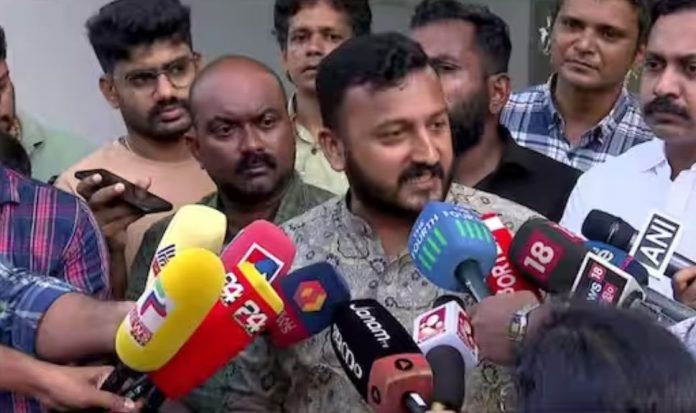 വ്യാജരേഖ കേസ് ; ഏത് ചോദ്യത്തിനും മറുപടി പറയാൻ തയ്യാർ ; രാഹുൽ മാങ്കൂട്ടത്തിൽ വ്യാജരേഖ കേസ് ; ഏത് ചോദ്യത്തിനും മറുപടി പറയാൻ തയ്യാർ ; രാഹുൽ മാങ്കൂട്ടത്തിൽ