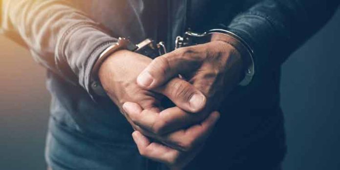 ബൈക്കിലെത്തി സ്ത്രീകളെയും കുട്ടികളെയും അപമാനിക്കുന്ന യുവാവ് അറസ്റ്റിൽ ബൈക്കിലെത്തി സ്ത്രീകളെയും കുട്ടികളെയും അപമാനിക്കുന്ന യുവാവ് അറസ്റ്റിൽ