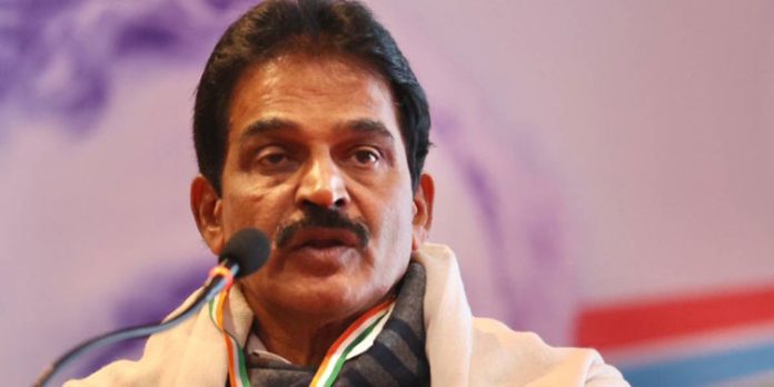 പി വി അൻവറുമായുള്ള തർക്കം തീർക്കാൻ കെ സി വേണുഗോപാൽ ഇടപെടും പി വി അൻവറുമായുള്ള തർക്കം തീർക്കാൻ കെ സി വേണുഗോപാൽ ഇടപെടും