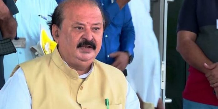 രാഹുലിനെതിരെ അപകീര്ത്തിക്കേസ് നല്കിയ പൂര്ണേഷ് മോദിക്ക് പുതിയ ചുമതലകൾ നൽകി ബിജെപി രാഹുലിനെതിരെ അപകീര്ത്തിക്കേസ് നല്കിയ പൂര്ണേഷ് മോദിക്ക് പുതിയ ചുമതലകൾ നൽകി ബിജെപി