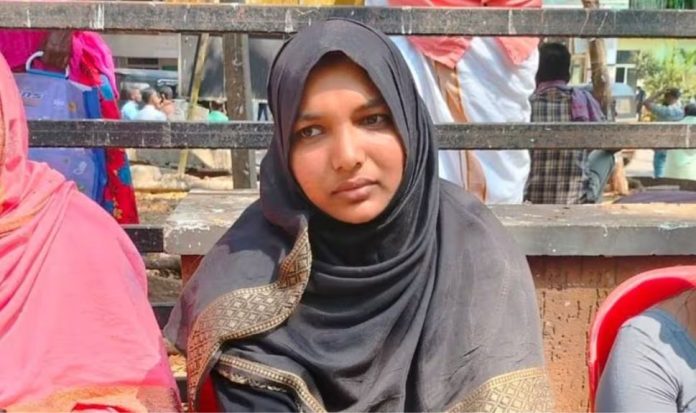 പ്രസവ ശസ്ത്രക്രിയക്കിടെ വയറ്റില് കത്രിക കുടുങ്ങിയ കേസിലെ ഇരയായ ഹര്ഷിന വീണ്ടും സമരത്തിലേക്ക് പ്രസവ ശസ്ത്രക്രിയക്കിടെ വയറ്റില് കത്രിക കുടുങ്ങിയ കേസിലെ ഇരയായ ഹര്ഷിന വീണ്ടും സമരത്തിലേക്ക്