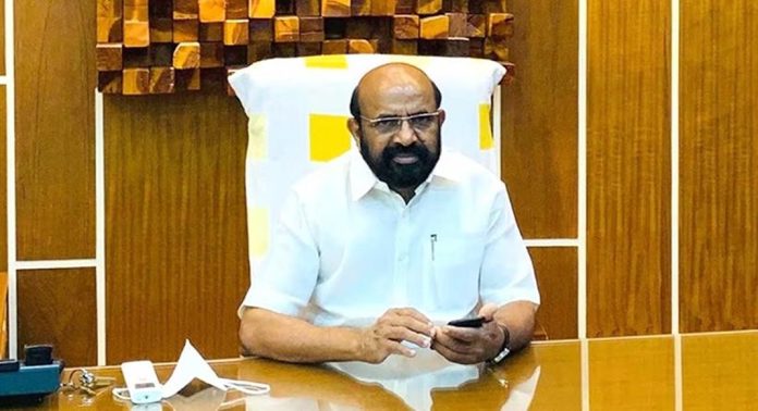 റിമാൻഡിലായിരുന്ന ഭാസുരാംഗനെ ആശുപത്രിയിൽ നിന്ന് വീണ്ടും ജയിലിലേക്ക് മാറ്റി റിമാൻഡിലായിരുന്ന ഭാസുരാംഗനെ ആശുപത്രിയിൽ നിന്ന് വീണ്ടും ജയിലിലേക്ക് മാറ്റി