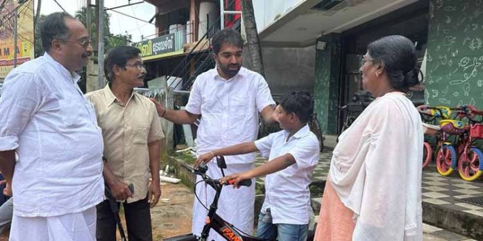 ആബിദിന്റെ സ്വപ്നം യാഥാര്ഥ്യമാക്കി എംഎൽഎ ചാണ്ടി ഉമ്മന് ; പിതാവിന്റെ പാതയിൽ പുത്രനും ആബിദിന്റെ സ്വപ്നം യാഥാര്ഥ്യമാക്കി എംഎൽഎ ചാണ്ടി ഉമ്മന് ; പിതാവിന്റെ പാതയിൽ പുത്രനും