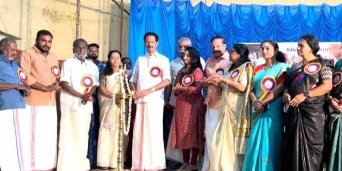 ആറന്മുള സബ് ജില്ലാ യുവജനോത്സവത്തിന് തിരി തെളിഞ്ഞു ആറന്മുള സബ് ജില്ലാ യുവജനോത്സവത്തിന് തിരി തെളിഞ്ഞു