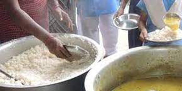 ജീവിതം ദുരിതപൂര്ണമായിട്ടും സര്ക്കാര് ഞങ്ങളെ അവഗണിക്കുന്നു ; സ്കൂള് പാചക തൊഴിലാളി യൂണിയന് ഭാരവാഹികള് ജീവിതം ദുരിതപൂര്ണമായിട്ടും സര്ക്കാര് ഞങ്ങളെ അവഗണിക്കുന്നു ; സ്കൂള് പാചക തൊഴിലാളി യൂണിയന് ഭാരവാഹികള്