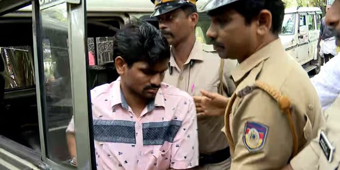 അസഫാക്കിന്റെ വധശിക്ഷ ; അപ്പീല് നല്കുന്നത് ആലോചിക്കുമെന്ന് സഹോദരി അസഫാക്കിന്റെ വധശിക്ഷ ; അപ്പീല് നല്കുന്നത് ആലോചിക്കുമെന്ന് സഹോദരി