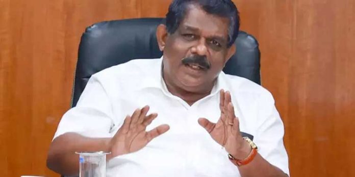 തൊണ്ടിമുതൽ കേസിൽ ആന്റണി രാജു കുറ്റക്കാരനെന്ന് കോടതി തൊണ്ടിമുതൽ കേസിൽ ആന്റണി രാജു കുറ്റക്കാരനെന്ന് കോടതി