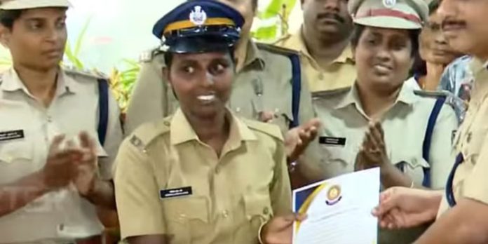 കുഞ്ഞിന് മുലപ്പാൽ നൽകിയ സിവിൽ പോലീസ് ഓഫീസർ ആര്യയ്ക്ക് അനുമോദനം കുഞ്ഞിന് മുലപ്പാൽ നൽകിയ സിവിൽ പോലീസ് ഓഫീസർ ആര്യയ്ക്ക് അനുമോദനം