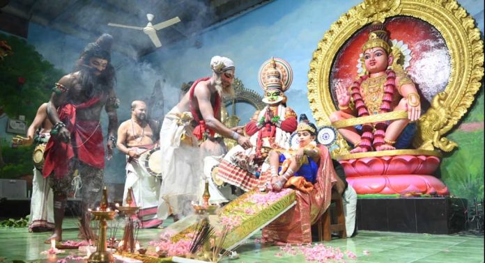 അരങ്ങുണര്ത്തി സന്നിധാനത്ത് മേജര്സെറ്റ് കഥകളി അരങ്ങുണര്ത്തി സന്നിധാനത്ത് മേജര്സെറ്റ് കഥകളി