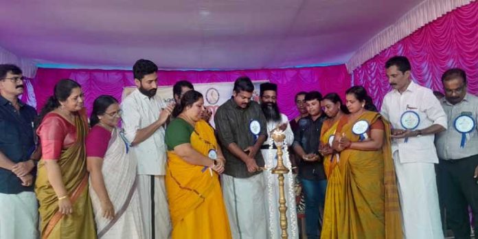 കോന്നി ഉപജില്ല സ്കൂൾ കലോത്സവത്തിന് തുടക്കമായി കോന്നി ഉപജില്ല സ്കൂൾ കലോത്സവത്തിന് തുടക്കമായി