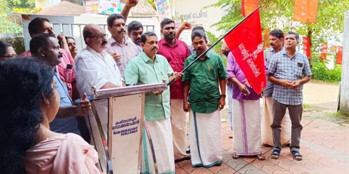 സിവിൽ സർവീസ് സംരക്ഷണ യാത്ര – വാഹന പ്രചരണ ജാഥ ഉദ്ഘാടനം ചെയ്തു സിവിൽ സർവീസ് സംരക്ഷണ യാത്ര – വാഹന പ്രചരണ ജാഥ ഉദ്ഘാടനം ചെയ്തു