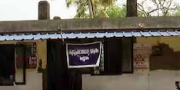 ചെല്ലാനത്തെ കുടുംബാരോഗ്യ കേന്ദ്രത്തോട് അവഗണന ; പ്രക്ഷോഭത്തിനൊരുങ്ങി നാട്ടുകാര് ചെല്ലാനത്തെ കുടുംബാരോഗ്യ കേന്ദ്രത്തോട് അവഗണന ; പ്രക്ഷോഭത്തിനൊരുങ്ങി നാട്ടുകാര്