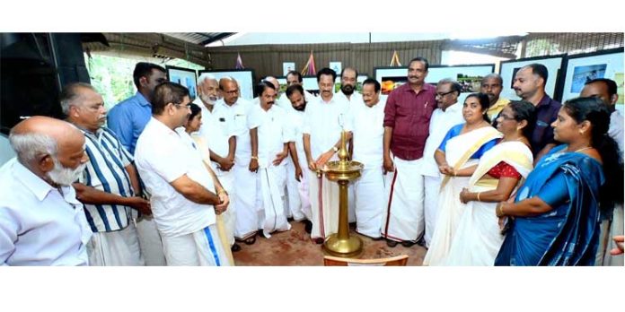 തെള്ളിയൂർക്കാവ് വൃശ്ചിക വാണിഭ മേളക്ക് തുടക്കമായി തെള്ളിയൂർക്കാവ് വൃശ്ചിക വാണിഭ മേളക്ക് തുടക്കമായി