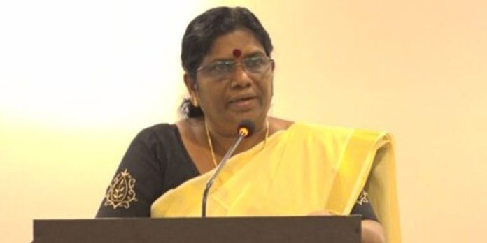 വിദ്യാർത്ഥി ഷോക്കേറ്റ് മരിച്ച സംഭവത്തിൽ തന്റെ വിവാദ പ്രസ്താവന ഒഴിവാക്കാമായിരുന്നതെന്ന് മന്ത്രി ജെ ചിഞ്ചു റാണി വിദ്യാർത്ഥി ഷോക്കേറ്റ് മരിച്ച സംഭവത്തിൽ തന്റെ വിവാദ പ്രസ്താവന ഒഴിവാക്കാമായിരുന്നതെന്ന് മന്ത്രി ജെ ചിഞ്ചു റാണി