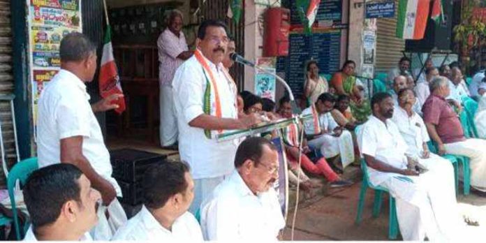 കോൺഗ്രസ് അംഗങ്ങൾ ഉപവാസം നടത്തി കോൺഗ്രസ് അംഗങ്ങൾ ഉപവാസം നടത്തി