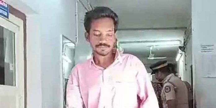 ഷെഡില് സൂക്ഷിച്ചിരുന്ന സ്കൂട്ടര് മോഷ്ടിച്ചു കൊണ്ടുപോയ പ്രതിയെ കൊടുമണ് പോലീസ് പിടികൂടി ഷെഡില് സൂക്ഷിച്ചിരുന്ന സ്കൂട്ടര് മോഷ്ടിച്ചു കൊണ്ടുപോയ പ്രതിയെ കൊടുമണ് പോലീസ് പിടികൂടി
