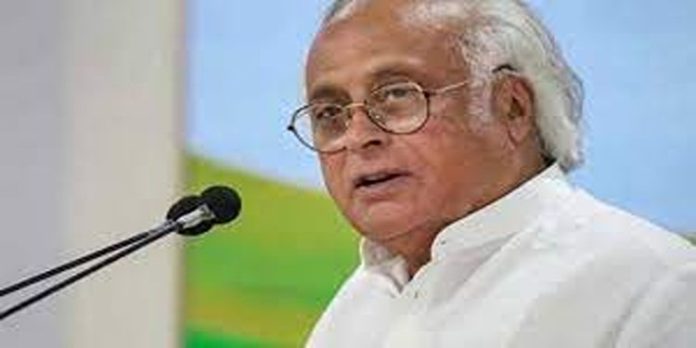 ഇൻഡിഗോ വിമാനക്കമ്പനിയെ രൂക്ഷമായി വിമർശിച്ച് കോൺഗ്രസ് നേതാവ് ജയറാം രമേശ് ഇൻഡിഗോ വിമാനക്കമ്പനിയെ രൂക്ഷമായി വിമർശിച്ച് കോൺഗ്രസ് നേതാവ് ജയറാം രമേശ്