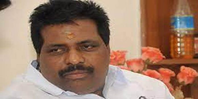 കർഷകർ ജീവനൊടുക്കുന്നതിന് കാരണം കേന്ദ്ര-സംസ്ഥാന സർക്കാരുകൾ: കൊടിക്കുന്നിൽ സുരേഷ് കർഷകർ ജീവനൊടുക്കുന്നതിന് കാരണം കേന്ദ്ര-സംസ്ഥാന സർക്കാരുകൾ: കൊടിക്കുന്നിൽ സുരേഷ്