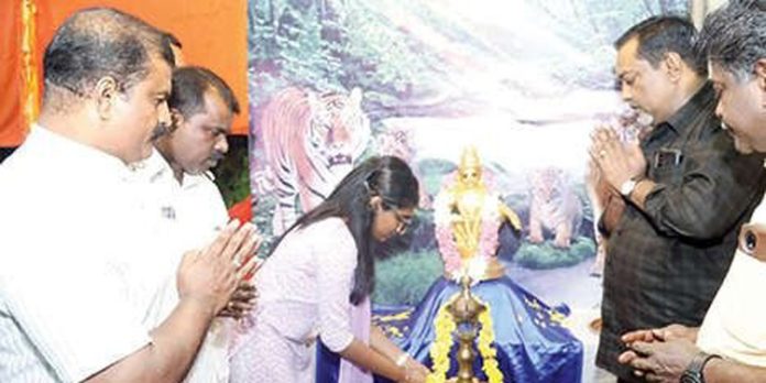 എഴിഞ്ഞില്ലം ധർമശാസ്താ ക്ഷേത്രത്തിൽ ശബരിമല തീർഥാടകർക്കായി ഇടത്താവളം ഒരുക്കി എഴിഞ്ഞില്ലം ധർമശാസ്താ ക്ഷേത്രത്തിൽ ശബരിമല തീർഥാടകർക്കായി ഇടത്താവളം ഒരുക്കി
