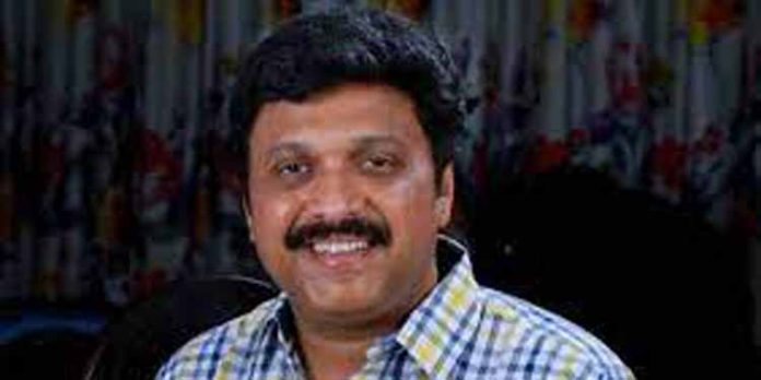 സോളാർ പീഡന കേസ് ; കെ ബി ഗണേഷ് കുമാർ നേരിട്ട് ഹാജരാകണമെന്ന് ആവർത്തിച്ച് കോടതി സോളാർ പീഡന കേസ് ; കെ ബി ഗണേഷ് കുമാർ നേരിട്ട് ഹാജരാകണമെന്ന് ആവർത്തിച്ച് കോടതി