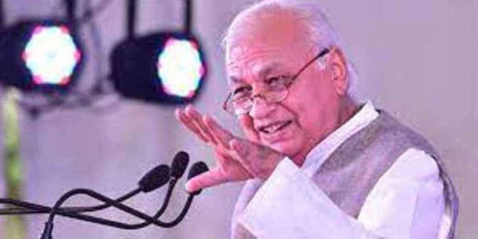 സർക്കാരിനെതിരെ വിമർശനം തുടർന്ന് കേരള ഗവർണർ ആരിഫ് മുഹമ്മദ് ഖാൻ സർക്കാരിനെതിരെ വിമർശനം തുടർന്ന് കേരള ഗവർണർ ആരിഫ് മുഹമ്മദ് ഖാൻ