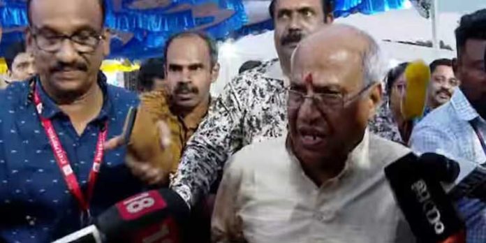 നല്ല കാര്യങ്ങൾ ആര് ചെയ്താലും അംഗീകരിക്കും ; കേരളീയത്തിൽ പങ്കെടുത്ത് ബിജെപി നേതാവ് ഒ.രാജഗോപാൽ നല്ല കാര്യങ്ങൾ ആര് ചെയ്താലും അംഗീകരിക്കും ; കേരളീയത്തിൽ പങ്കെടുത്ത് ബിജെപി നേതാവ് ഒ.രാജഗോപാൽ