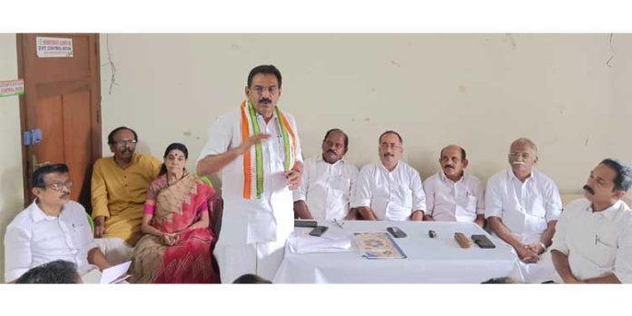 പിണറായി സര്ക്കാരിന്റെ ധൂര്ത്ത് ജനങ്ങളോടുള്ള വെല്ലുവിളി : ആന്റോ ആന്റണി എം.പി പിണറായി സര്ക്കാരിന്റെ ധൂര്ത്ത് ജനങ്ങളോടുള്ള വെല്ലുവിളി : ആന്റോ ആന്റണി എം.പി