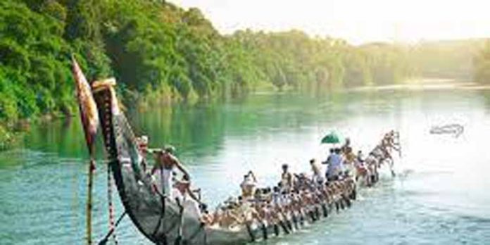 പള്ളിയോടങ്ങൾക്ക് സ്വീകരണം നൽകി പള്ളിയോടങ്ങൾക്ക് സ്വീകരണം നൽകി