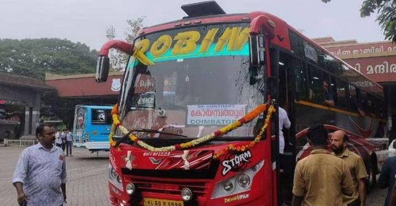 റോബിൻ ബസ് സർക്കാരിനെ വെല്ലുവിളിക്കുന്നെന്ന് ഗതാഗത മന്ത്രി ആന്റണി രാജു റോബിൻ ബസ് സർക്കാരിനെ വെല്ലുവിളിക്കുന്നെന്ന് ഗതാഗത മന്ത്രി ആന്റണി രാജു