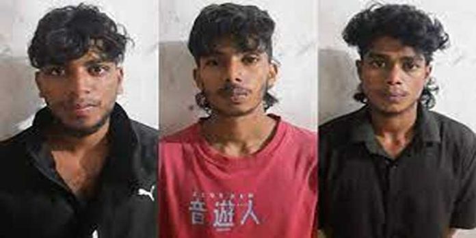 ഇരുചക്രവാഹനങ്ങളിൽ കഞ്ചാവ് വിൽപന നടത്തിയ 3 യുവാക്കൾ പിടിയിൽ ഇരുചക്രവാഹനങ്ങളിൽ കഞ്ചാവ് വിൽപന നടത്തിയ 3 യുവാക്കൾ പിടിയിൽ