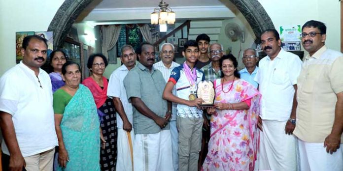 ഫെവിൻ ജോർജ് തോമസിനെ പത്തനംതിട്ട ഈസ്റ്റ് ജനകീയ കൂട്ടായ്മ ആദരിച്ചു ഫെവിൻ ജോർജ് തോമസിനെ പത്തനംതിട്ട ഈസ്റ്റ് ജനകീയ കൂട്ടായ്മ ആദരിച്ചു