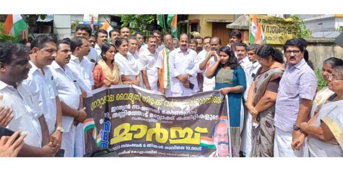 പിണറായി സർക്കാർ ജനങ്ങളെ അടിക്കടി കൊള്ളയടിക്കുന്നു ; പ്രൊഫ. സതീഷ് കൊച്ചുപറമ്പിൽ പിണറായി സർക്കാർ ജനങ്ങളെ അടിക്കടി കൊള്ളയടിക്കുന്നു ; പ്രൊഫ. സതീഷ് കൊച്ചുപറമ്പിൽ