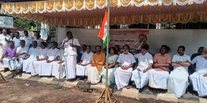യുഡിഎഫ് പ്രതിഷേധ യോഗം നടത്തി യുഡിഎഫ് പ്രതിഷേധ യോഗം നടത്തി