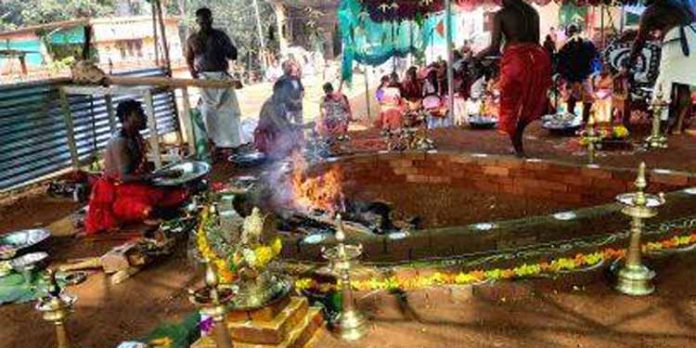 കടുമീൻചിറ അരുവിപ്പുറം മഹാദേവ ക്ഷേത്രത്തിലെ മഹാചണ്ഡികാ യാഗംസമാപിച്ചു കടുമീൻചിറ അരുവിപ്പുറം മഹാദേവ ക്ഷേത്രത്തിലെ മഹാചണ്ഡികാ യാഗംസമാപിച്ചു