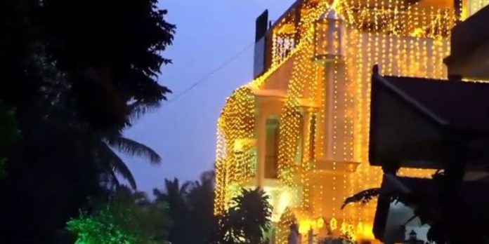 വൈദ്യുതി മോഷണം ; 68526 രൂപ പിഴയൊടുക്കി കർണാടക മുൻ മുഖ്യമന്ത്രി വൈദ്യുതി മോഷണം ; 68526 രൂപ പിഴയൊടുക്കി കർണാടക മുൻ മുഖ്യമന്ത്രി