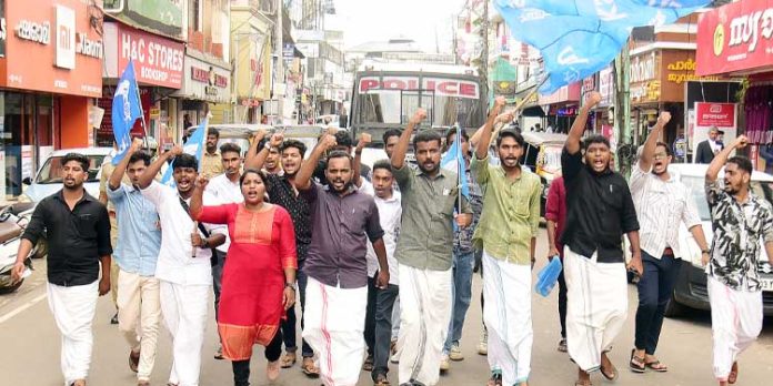 കേരളത്തിൽ പോലീസ് നരനായാട്ട് ; കെ.എസ്.യു കേരളത്തിൽ പോലീസ് നരനായാട്ട് ; കെ.എസ്.യു