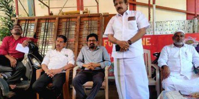 നിർദ്ധന കുടുംബങ്ങൾക്ക് ഭക്ഷ്യക്കിറ്റ് വിതരണം ചെയ്തു നിർദ്ധന കുടുംബങ്ങൾക്ക് ഭക്ഷ്യക്കിറ്റ് വിതരണം ചെയ്തു