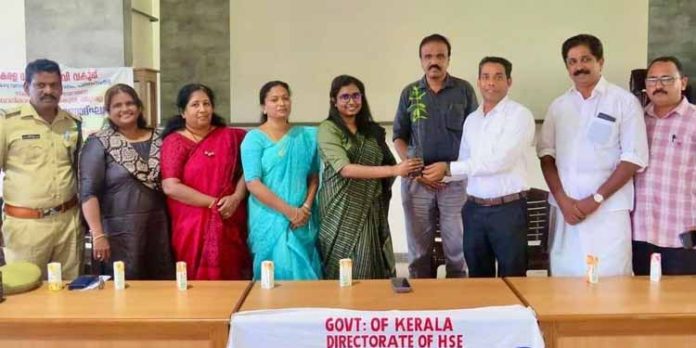 സ്കൂൾ നഴ്സറിയോജന ; ബാലികാമഠം ഹയർ സെക്കൻഡറി സ്കൂളിൽ ഉൽപാദിപ്പിച്ച തൈകളുടെ വിതരണോദ്ഘാടനം നടത്തി സ്കൂൾ നഴ്സറിയോജന ; ബാലികാമഠം ഹയർ സെക്കൻഡറി സ്കൂളിൽ ഉൽപാദിപ്പിച്ച തൈകളുടെ വിതരണോദ്ഘാടനം നടത്തി