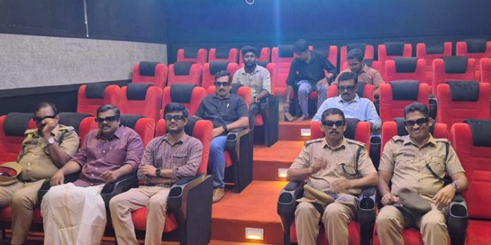 കോന്നി ആനക്കൂട്ടിൽ സ്ഥാപിച്ച 3 D തീയേറ്റർ ഡിസംബർ ഒന്നിന് പൊതു ജനങ്ങൾക്ക് തുറന്നു കൊടുക്കുമെന്ന് അഡ്വ.കെ യു ജനീഷ് കുമാർ എംഎൽഎ കോന്നി ആനക്കൂട്ടിൽ സ്ഥാപിച്ച 3 D തീയേറ്റർ ഡിസംബർ ഒന്നിന് പൊതു ജനങ്ങൾക്ക് തുറന്നു കൊടുക്കുമെന്ന് അഡ്വ.കെ യു ജനീഷ് കുമാർ എംഎൽഎ