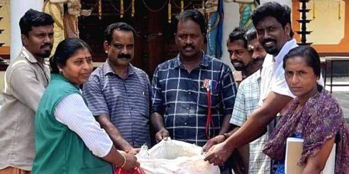 പ്ലാസ്റ്റിക് മാലിന്യങ്ങൾ ഹരിതകർമ്മസേനക്ക് കൈമാറി പ്ലാസ്റ്റിക് മാലിന്യങ്ങൾ ഹരിതകർമ്മസേനക്ക് കൈമാറി