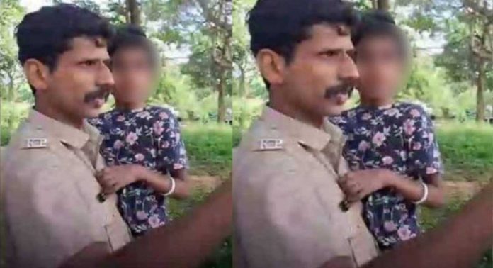 ആരോഗ്യനില തൃപ്തികരം ; കൊല്ലം ഓയൂരിലെ ആറു വയസുകാരി വീട്ടിലേക്ക് മടങ്ങി ആരോഗ്യനില തൃപ്തികരം ; കൊല്ലം ഓയൂരിലെ ആറു വയസുകാരി വീട്ടിലേക്ക് മടങ്ങി