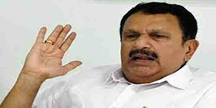 ആര്യാടനെ സിപിഎം സംരക്ഷിക്കുമെന്ന എകെ ബാലന്റെ പ്രസ്താവന തള്ളി കെ.മുരളീധരന് രംഗത്ത് ആര്യാടനെ സിപിഎം സംരക്ഷിക്കുമെന്ന എകെ ബാലന്റെ പ്രസ്താവന തള്ളി കെ.മുരളീധരന് രംഗത്ത്