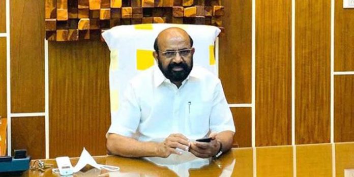 കണ്ടല സഹകരണ ബാങ്ക് തട്ടിപ്പ് ; ഭാസുരാംഗനെയും മകനെയും ഇന്ന് കോടതിയിൽ ഹാജരാക്കും കണ്ടല സഹകരണ ബാങ്ക് തട്ടിപ്പ് ; ഭാസുരാംഗനെയും മകനെയും ഇന്ന് കോടതിയിൽ ഹാജരാക്കും